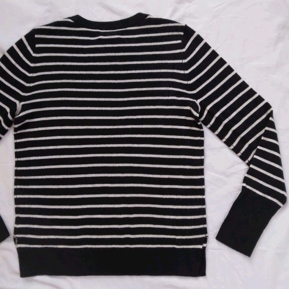 Halogen Cashmere Sweater Crew Neck Black Ivory Striped Long Sleeve Womens Size M - Picture 8 of 9